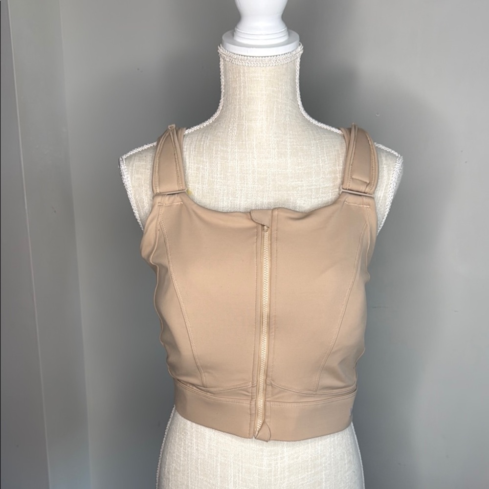 VFUS EXERCISE (NWOT) Crop Top